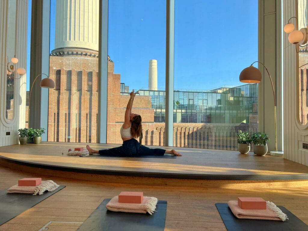 Skyline Yoga at JOIA Bar